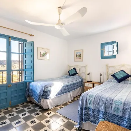 Rural Village With Amazing Views Holiday home Moclinejo